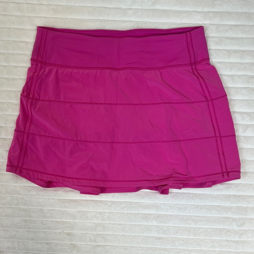 Lululemon pace rival skirt in sonic pink